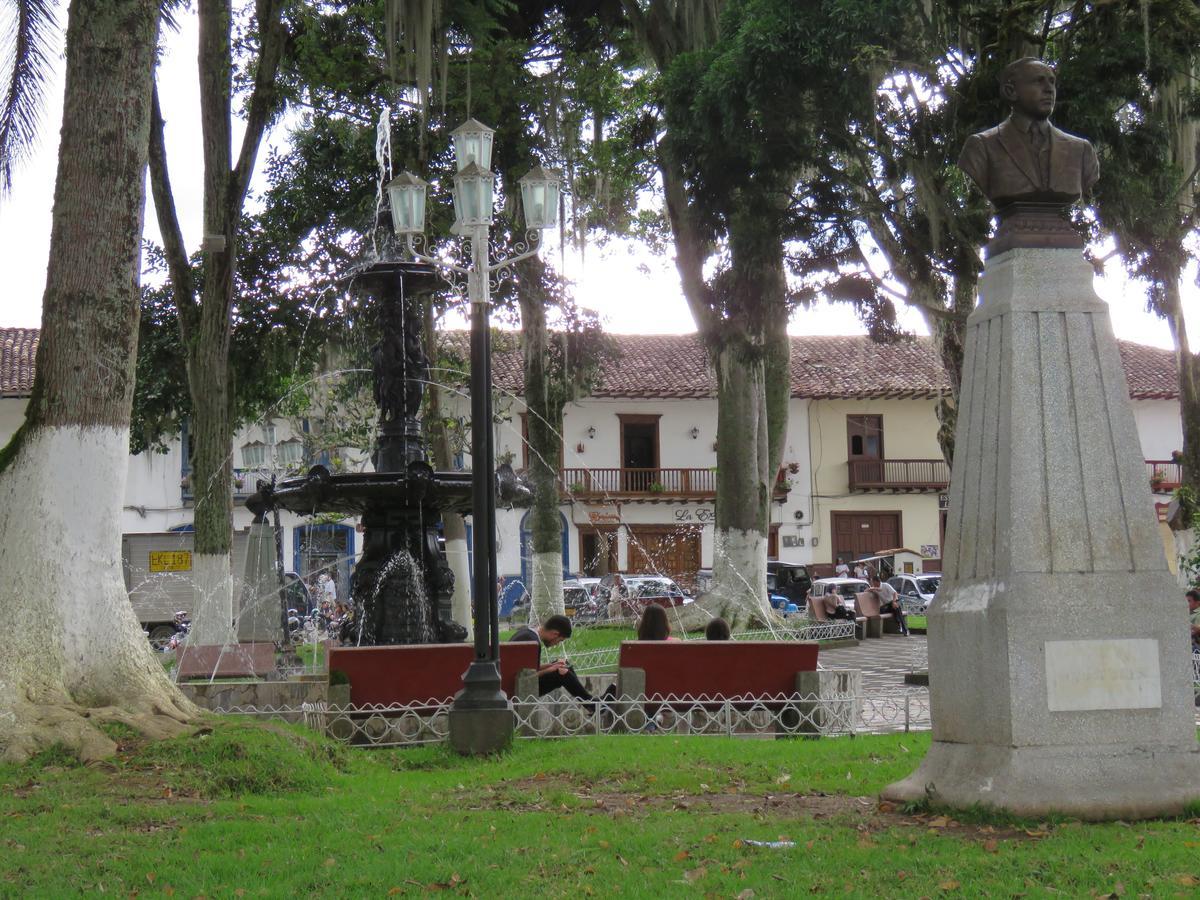 Las Marias Family Home Salamina Exterior photo